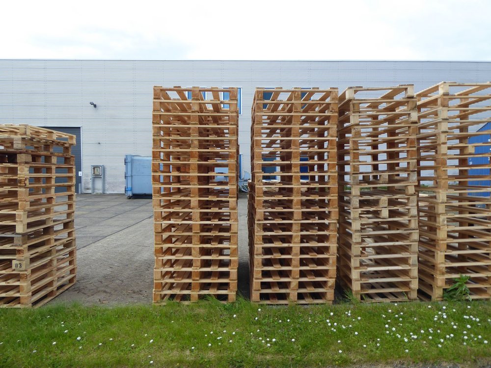 Heavy-duty pallets